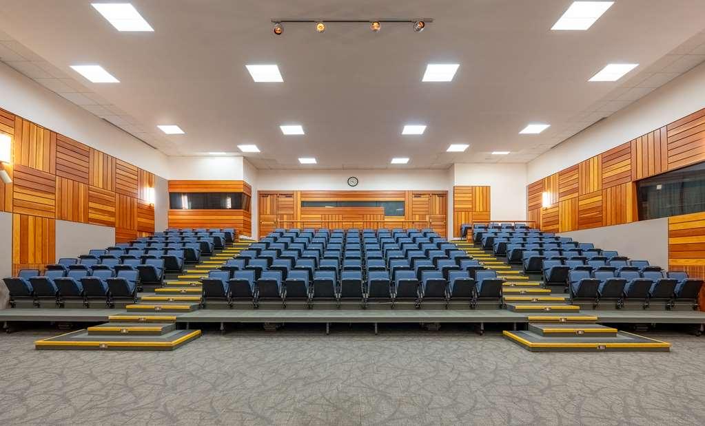 Dev Hotel And Conference Centre Корнуолл Удобства фото